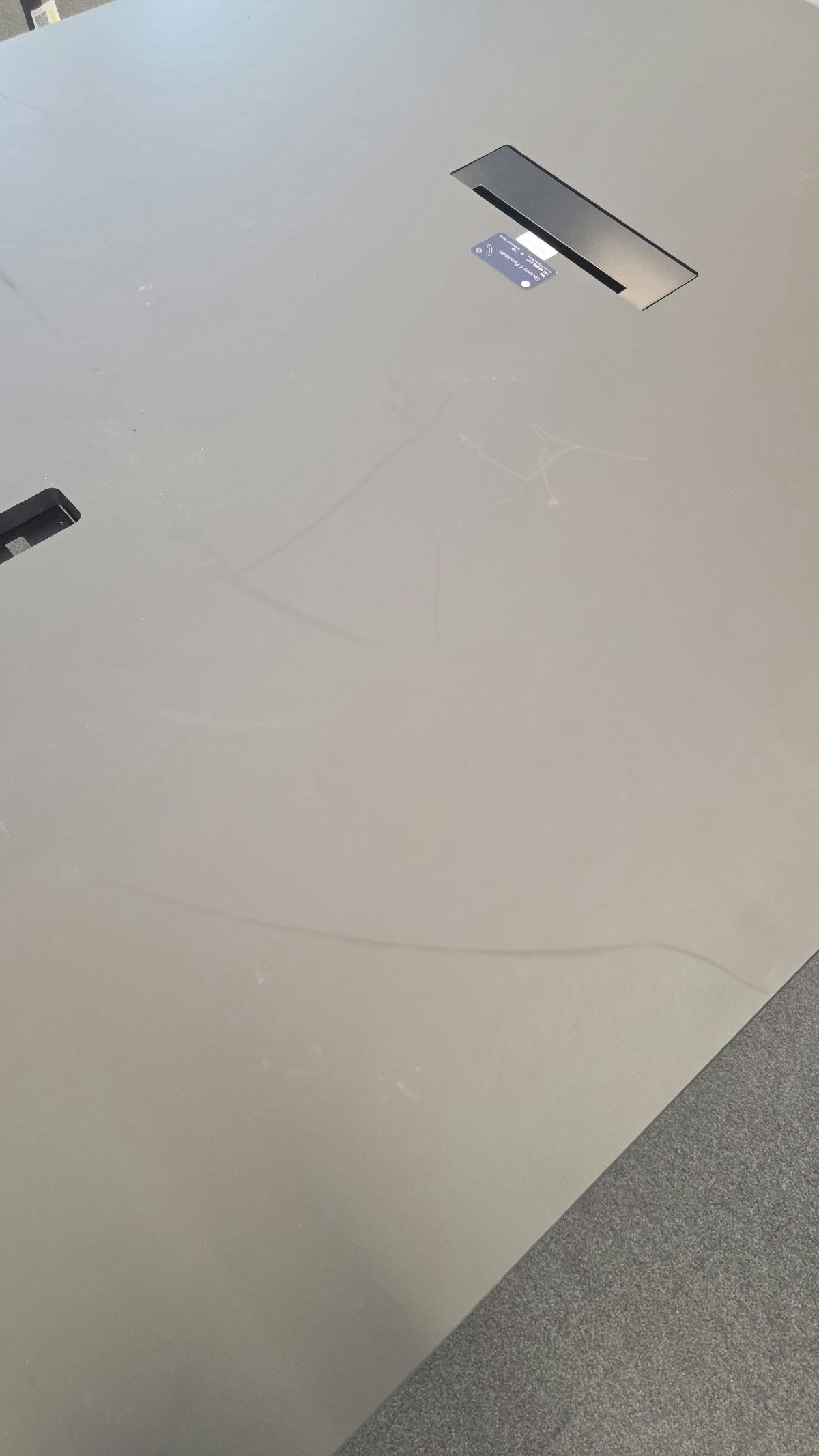 Vitra Pier Co-Working-Tisch, 440 × 140 – leicht gebraucht