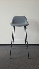 Muuto Fiber Bar Stool Barhocker mit Rückenlehne, Stoff Blau
