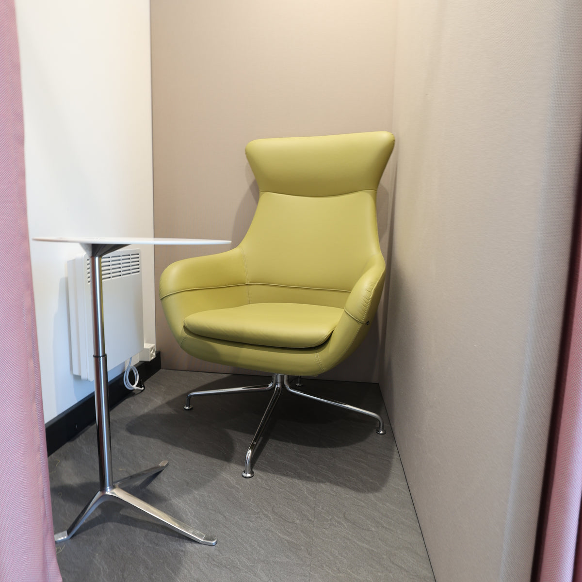 Fritz Hansen Büromöbel – Hochwertige Designmöbel günstig kaufen