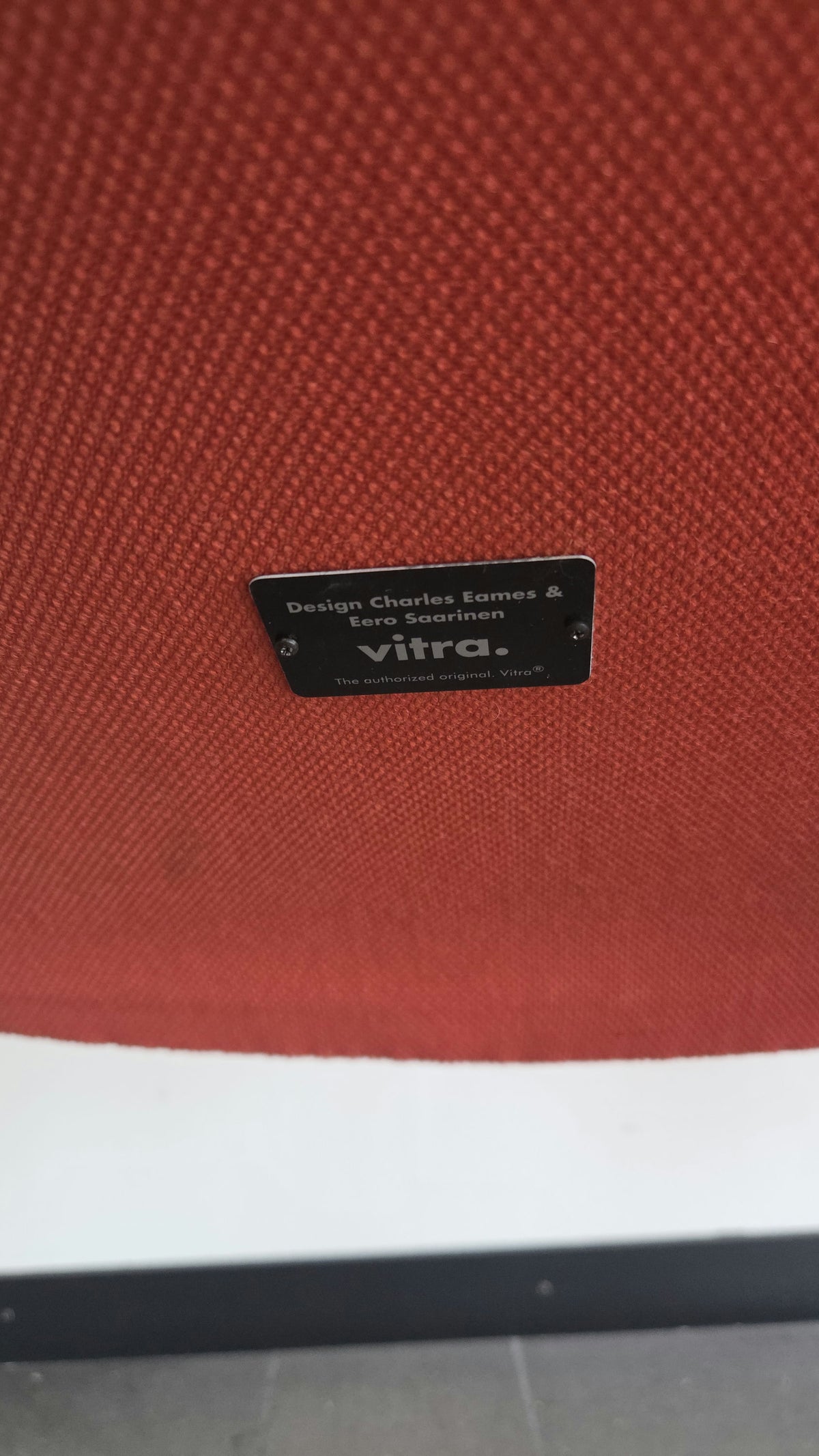 Vitra Organic Chair Sessel (Eames & Saarinen), Stoff Orange, Eiche