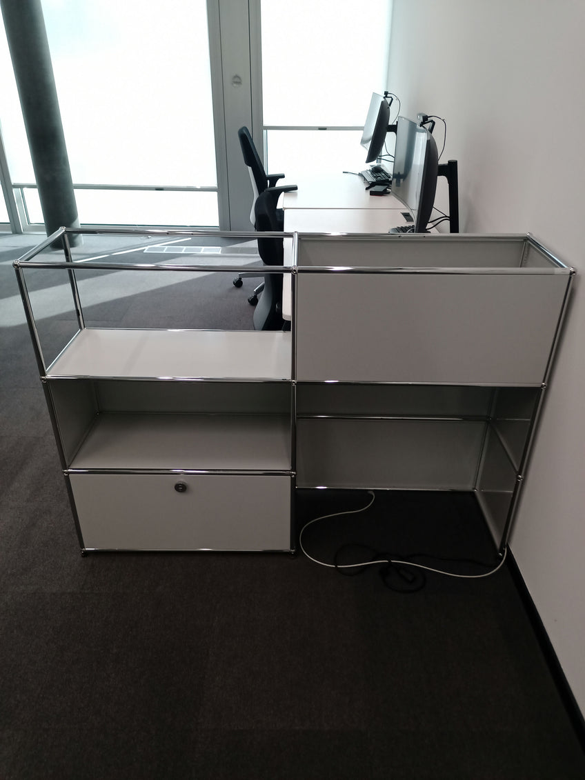 USM Haller Regal 2x3, Lichtgrau, 1 Ausziehtüre