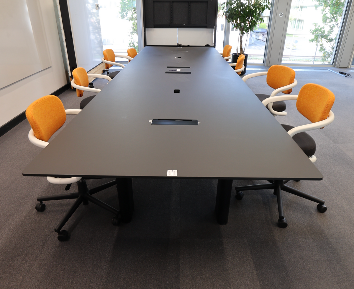 Vitra Pier Co-Working-Tisch, 440 × 140 – leicht gebraucht