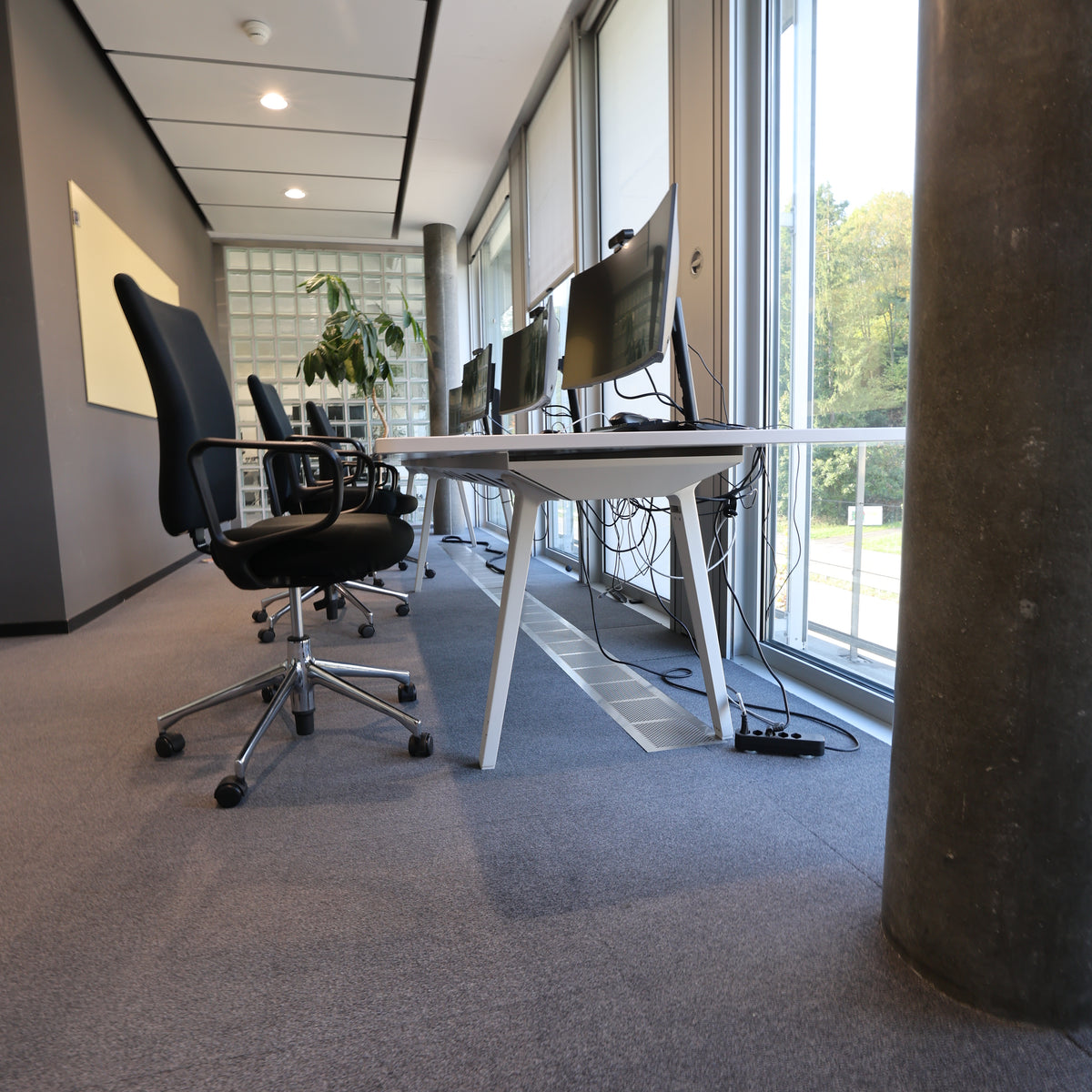 Vitra Joyn Bench Arbeitstisch für 6 Plätze, Weiss, 480 × 100 cm