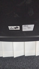 Vitra Softshell Chair Konferenzstuhl, Stoff Hellgrau, Vierbein Schwarz