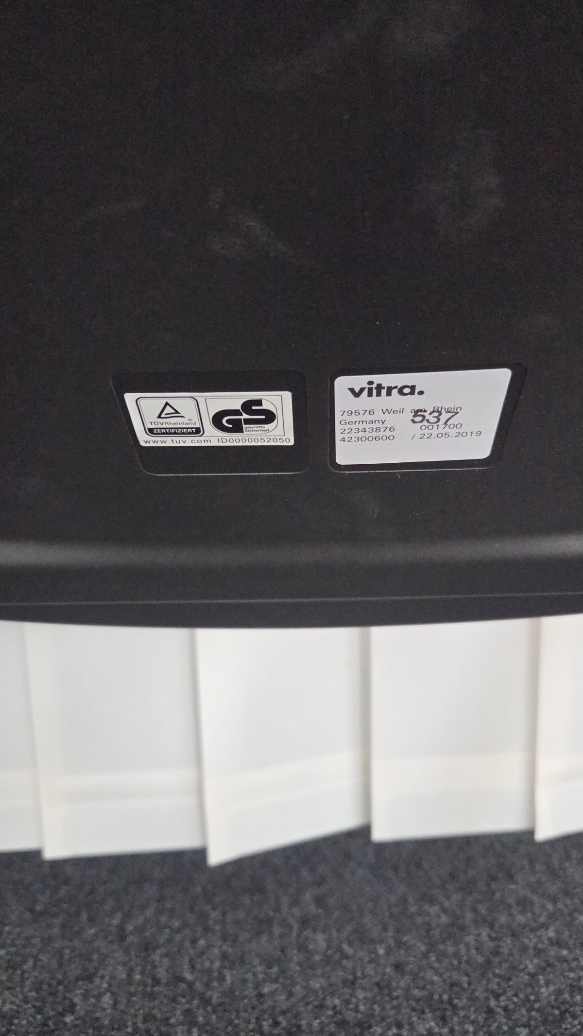 Vitra Softshell Chair Konferenzstuhl, Stoff Hellgrau, Vierbein Schwarz