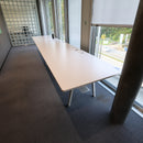 Vitra Joyn Bench Arbeitstisch für 6 Plätze, Weiss, 480 × 100 cm