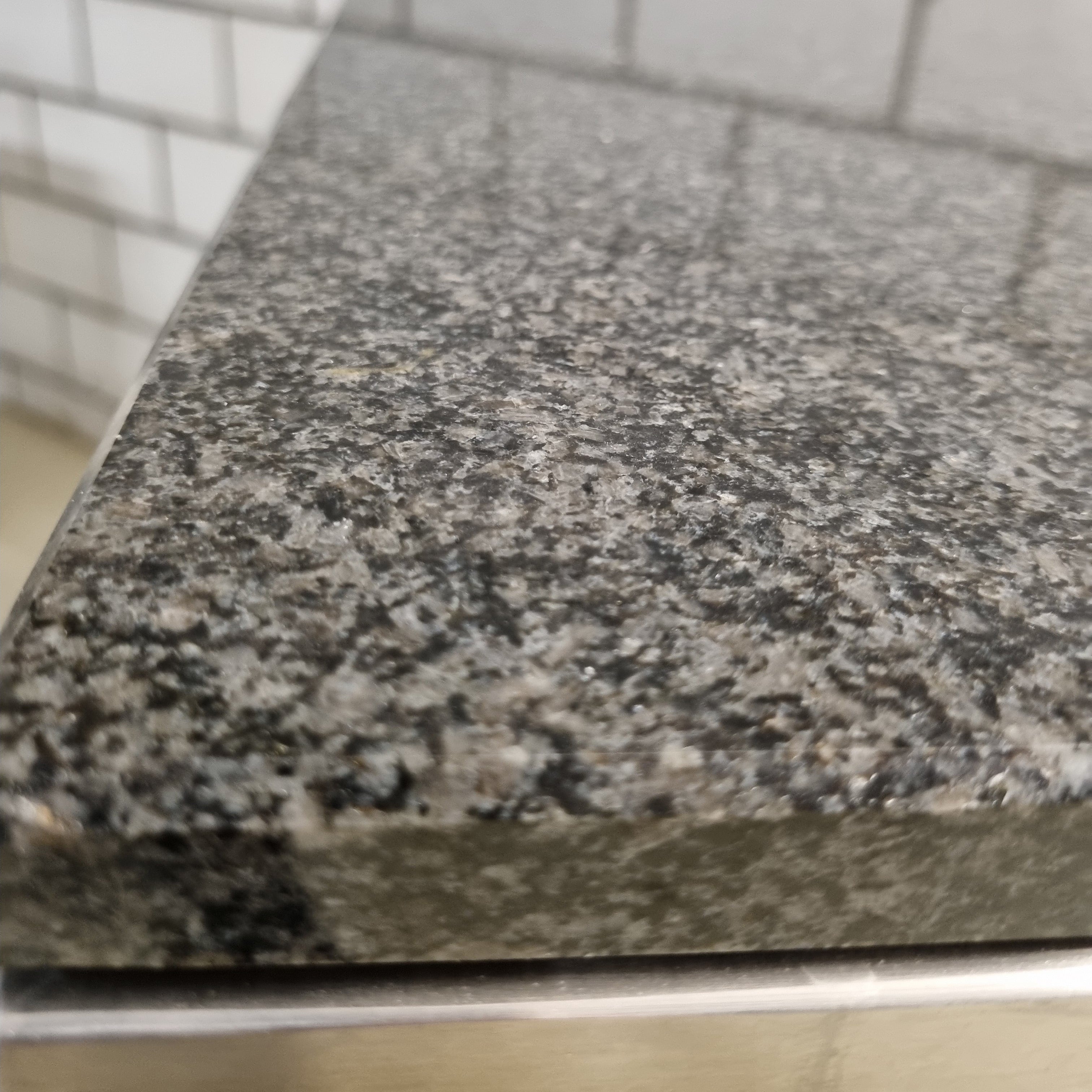 Chromstahl Rolltisch mit schwarzer Granitplatte B0052
