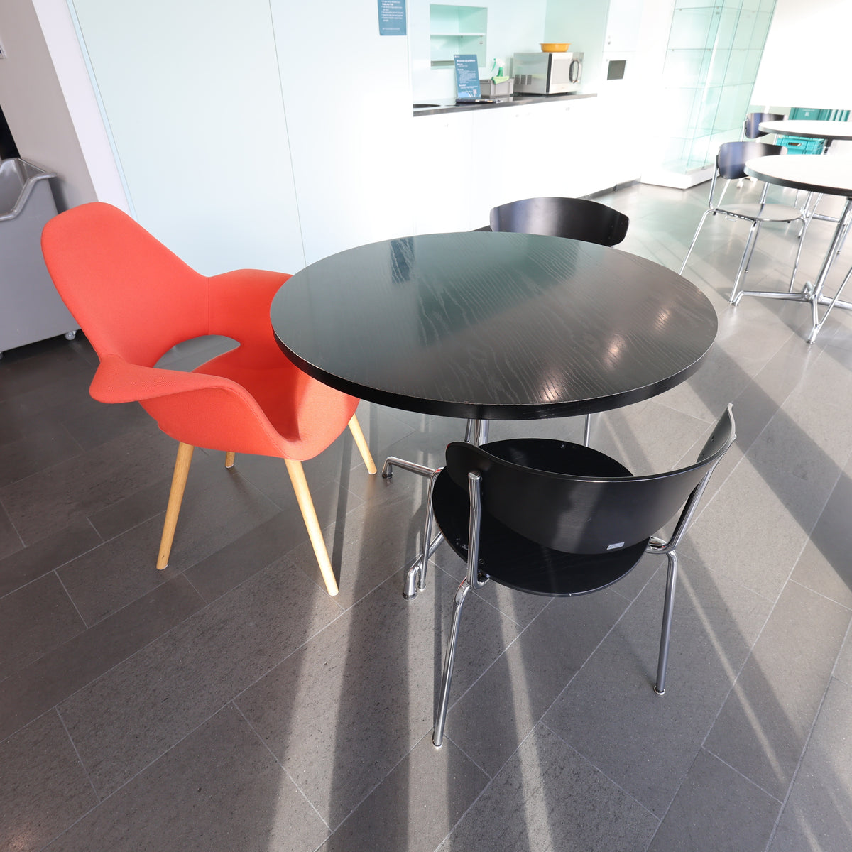Vitra Eames Contract Table rund, grosse Platte