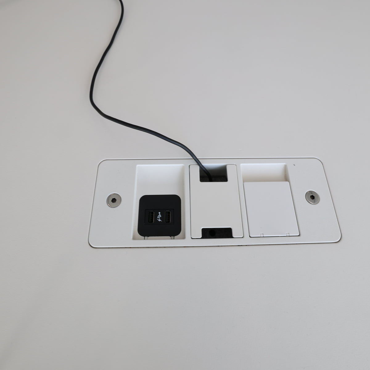 Bachmann Konferenztisch elektrisch höhenverstellbar, Weiss, 310×100 cm