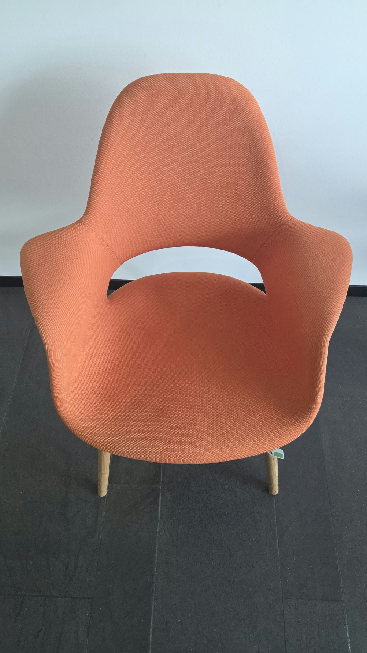 Vitra Organic Chair Sessel (Eames & Saarinen), Stoff Koralle