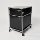10er Set höhenverstellbare USM Kitos Tische und Rollkorpusse 1137