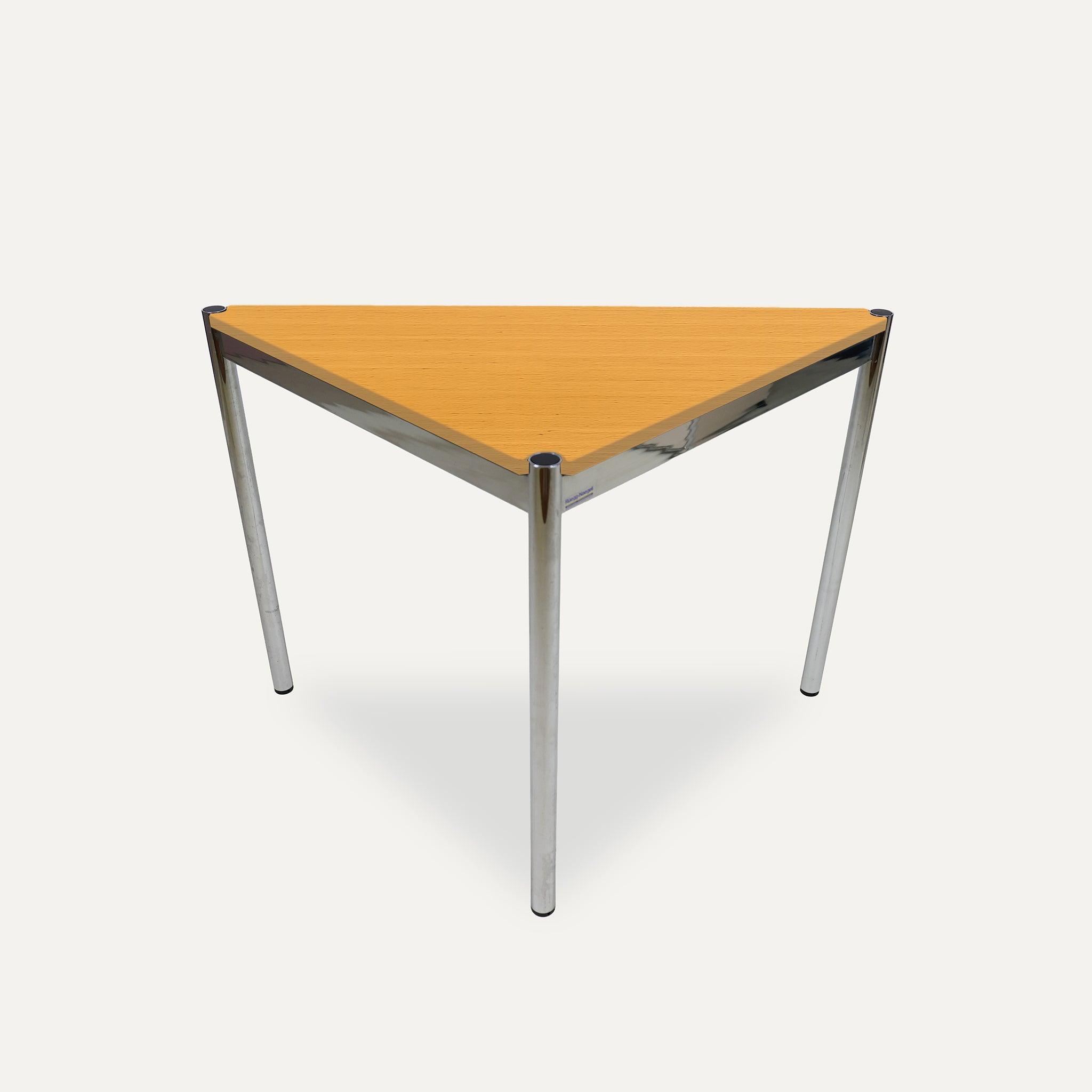 USM Haller Tisch dreieckig Buche furniert, lackiert, natur