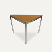 USM Haller Tisch dreieckig Eiche furniert, geölt, braun