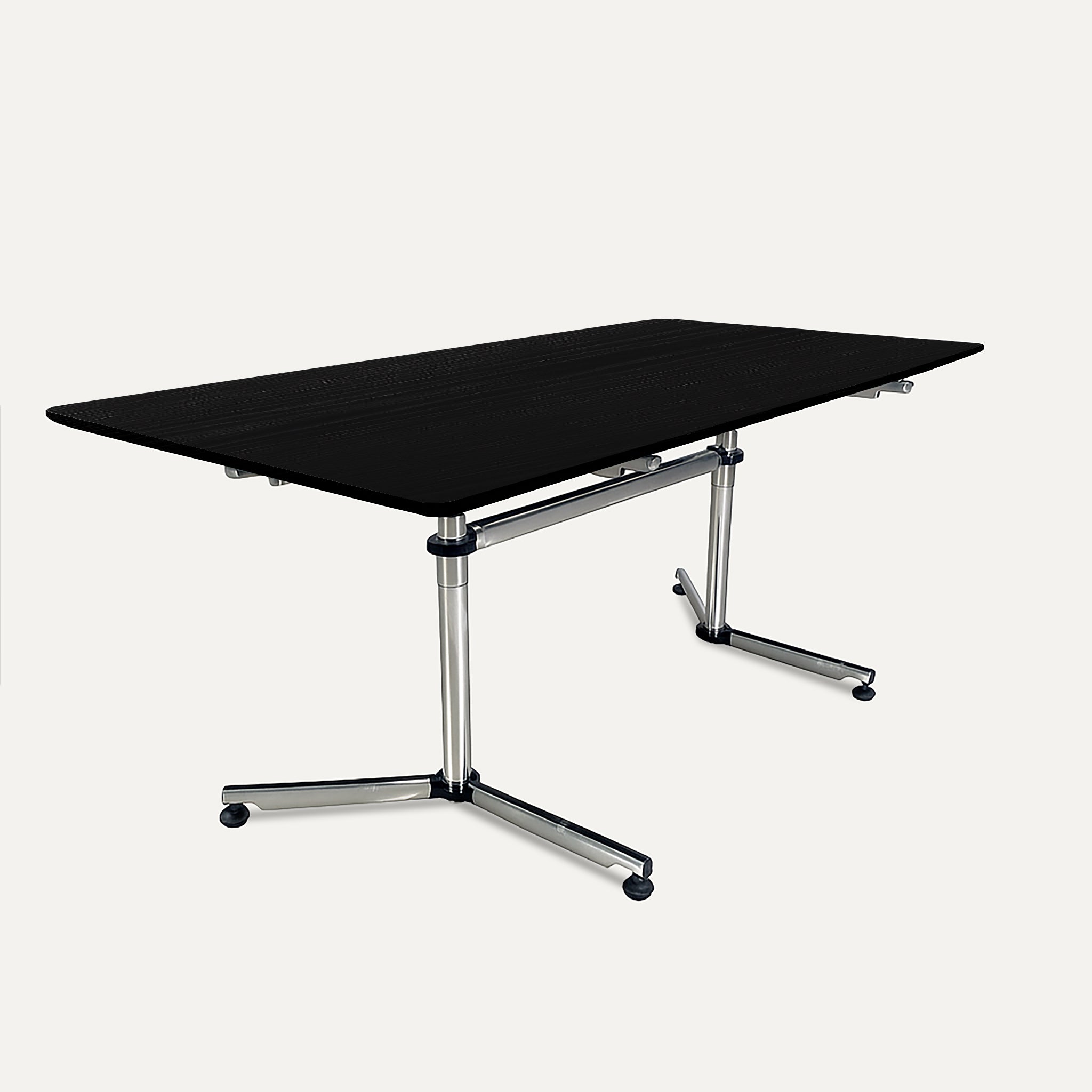 USM Kitos E2 elektrisch höhenverstellbar Eiche furniert lackiert, schwarz
