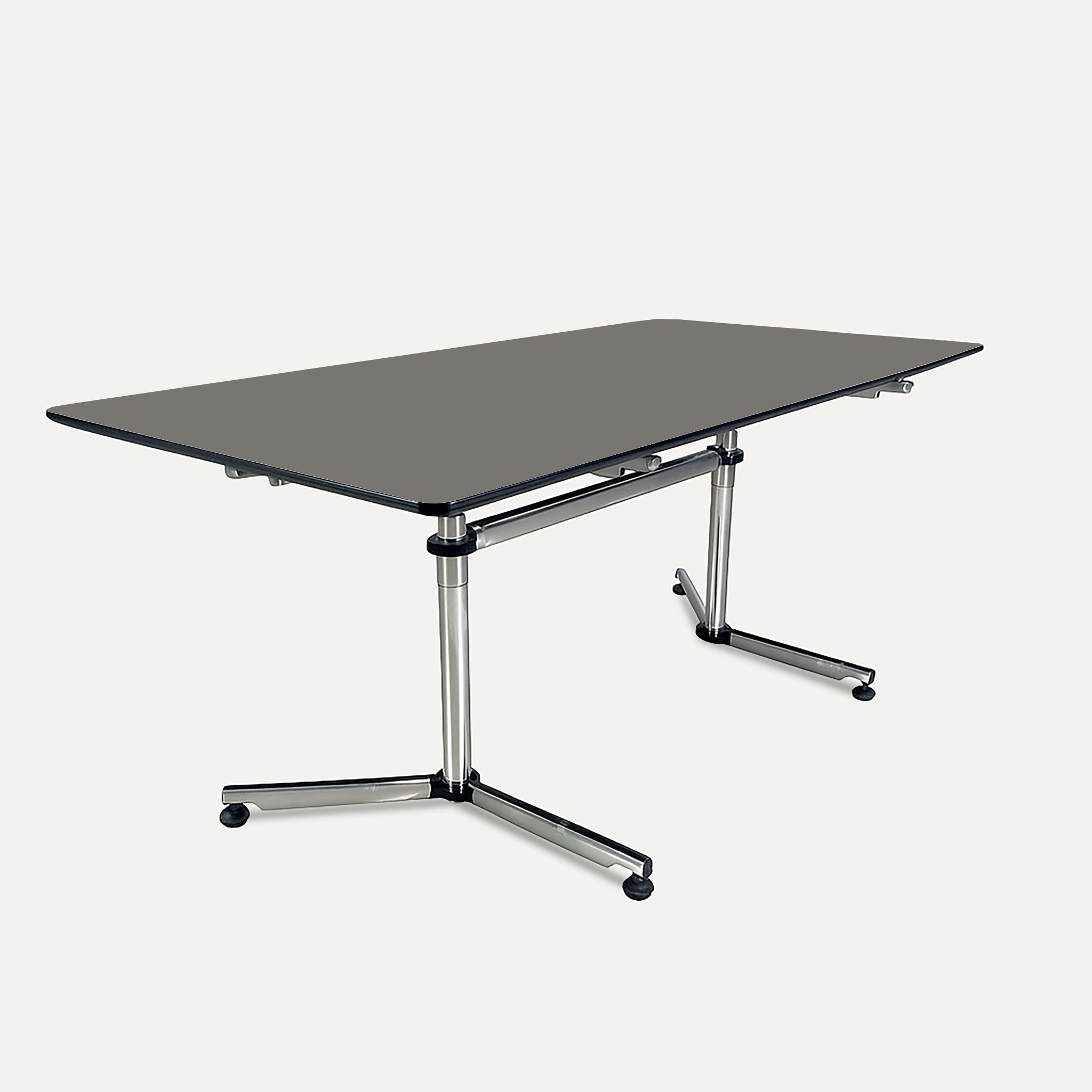 USM Kitos E2 elektrisch höhenverstellbar Fenix Grigio Londra