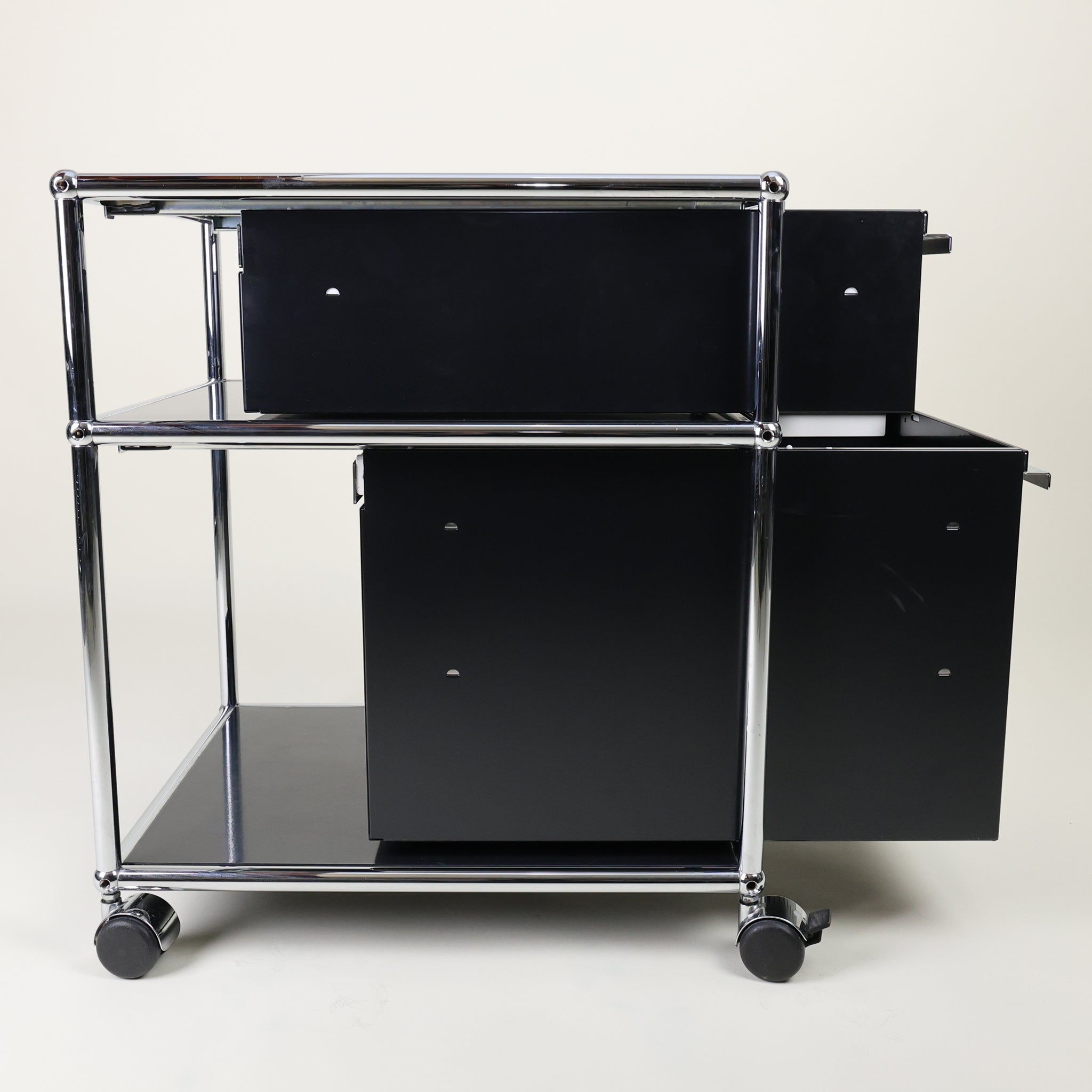 USM Korpus A6/A4