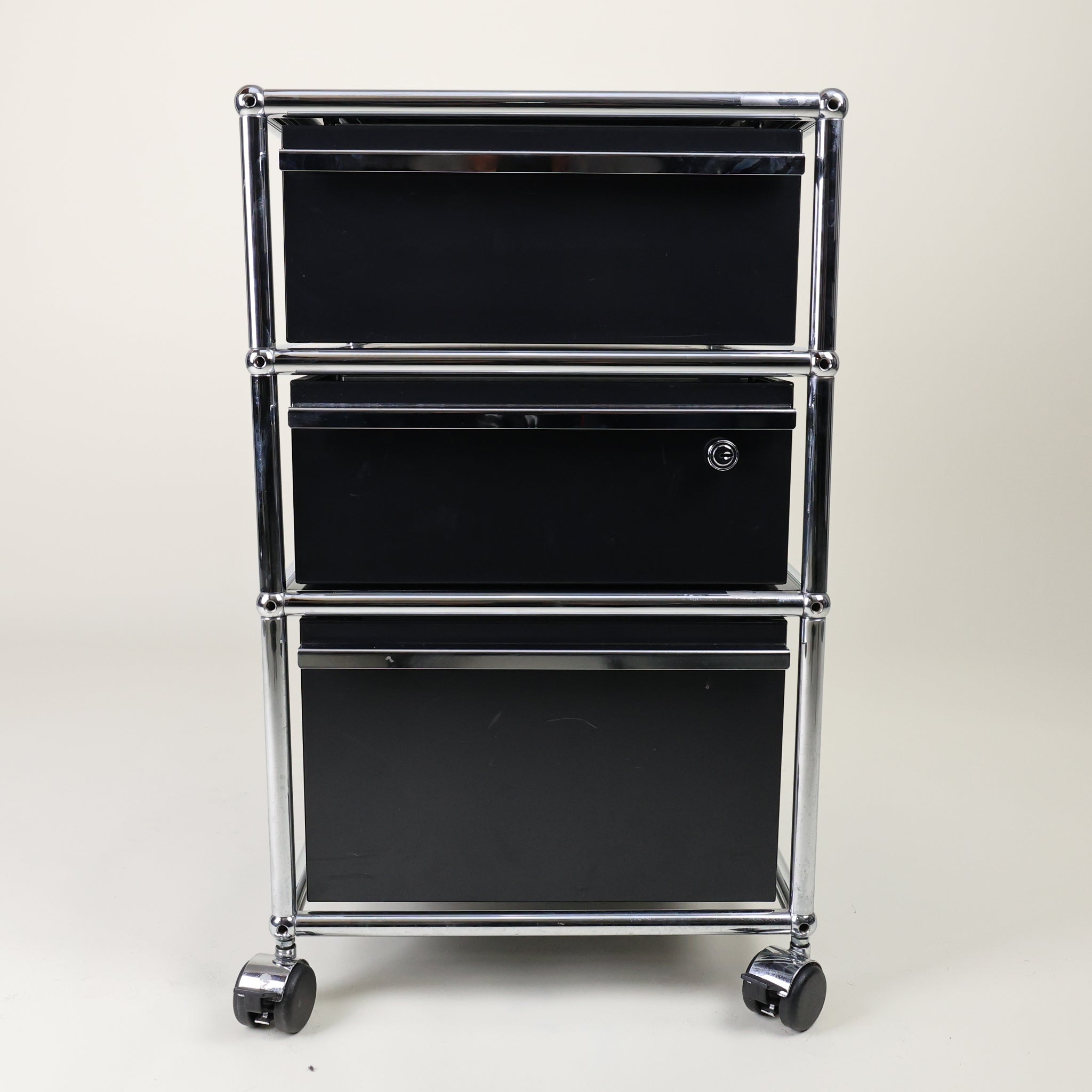 USM Korpus A6/A6/A5