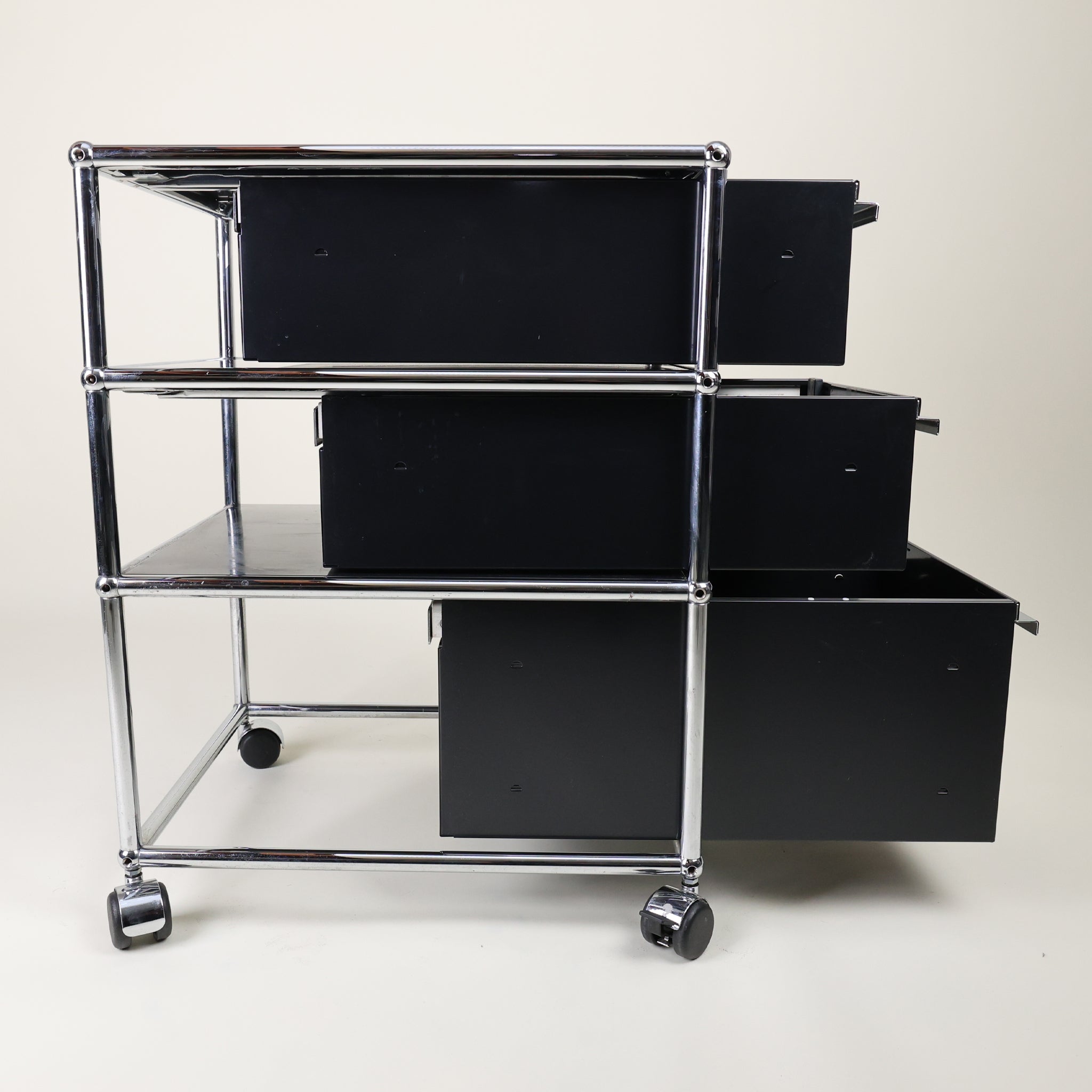 USM Korpus A6/A6/A5
