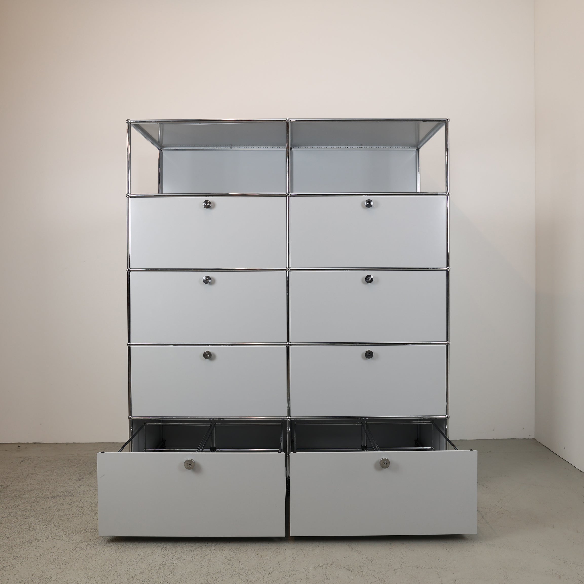 USM Haller Highboard Lichtgrau 2x5, 50cm tief mit Schubladen und Klappen