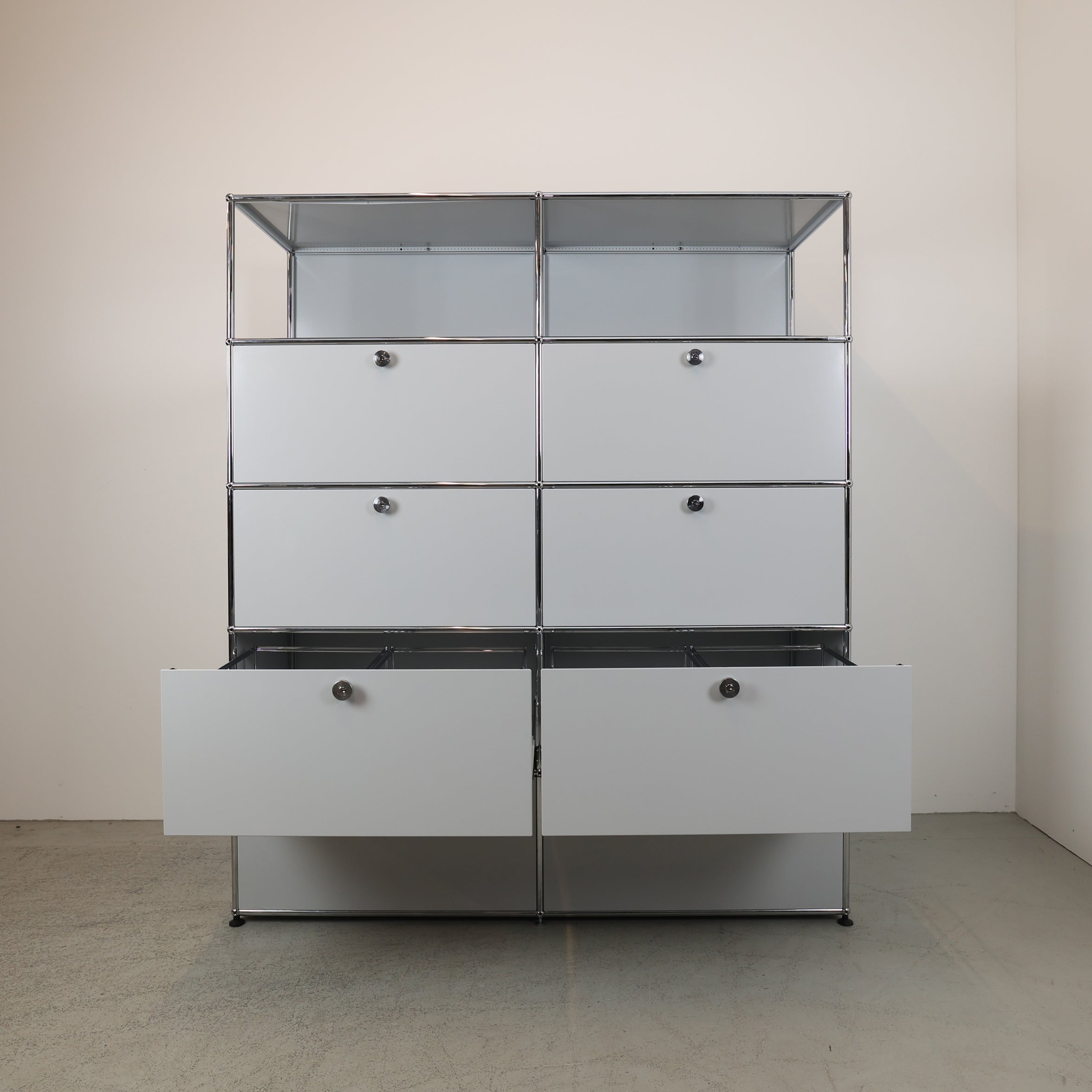 USM Haller Highboard Lichtgrau 2x5, 35cm tief mit Schubladen und Klappen