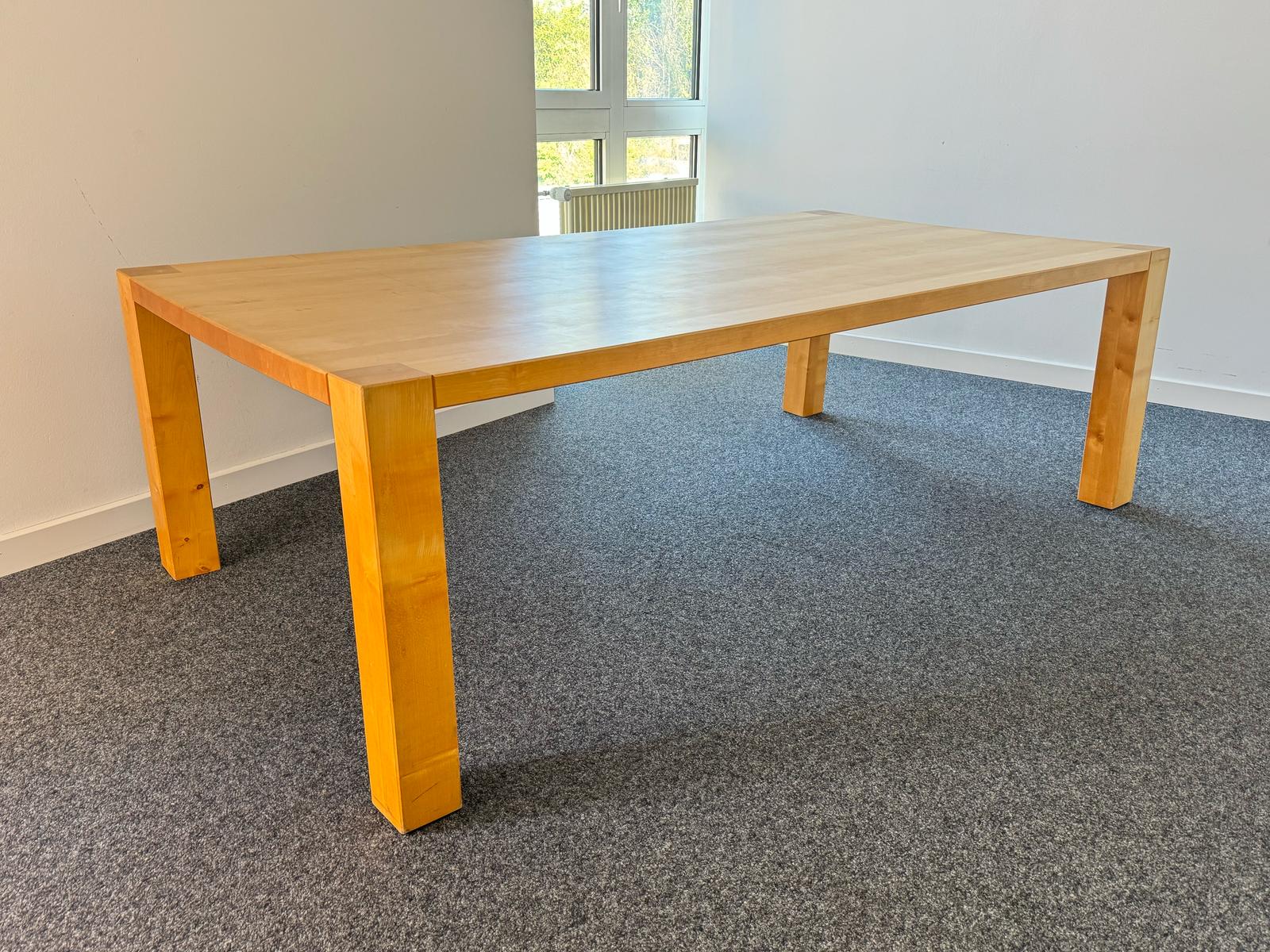 Holztisch 224 x 118 x 70 cm (L/B/H)