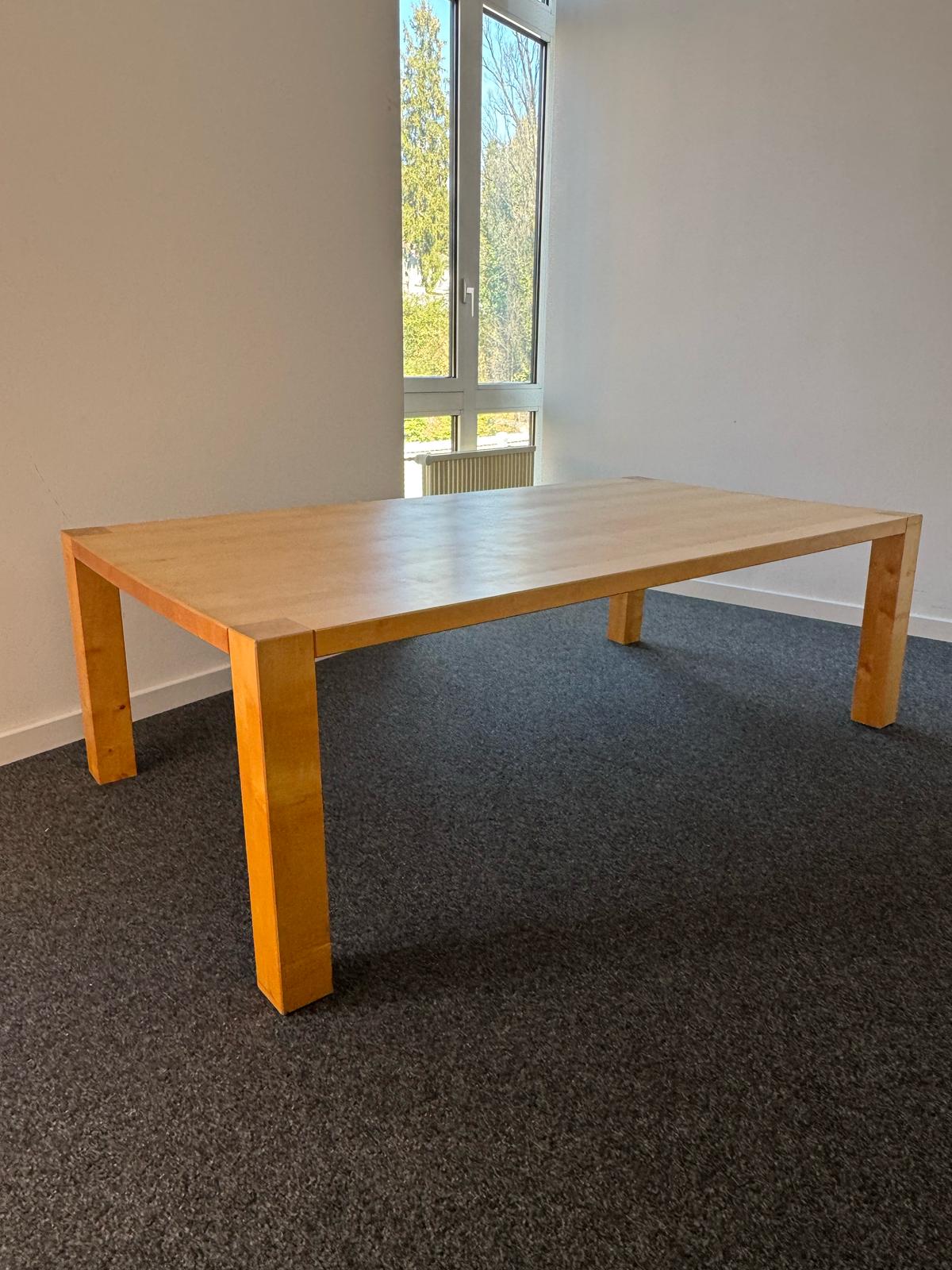 Holztisch 224 x 118 x 70 cm (L/B/H)