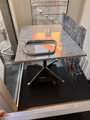 Tisch mit Granitplatte & Vitra Herrman Miller Eames Fuss