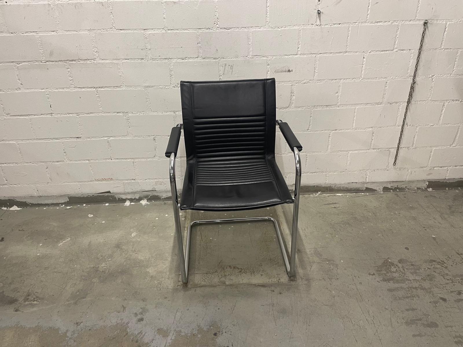 Artcollection Freischwinger Stuhl in schwarz