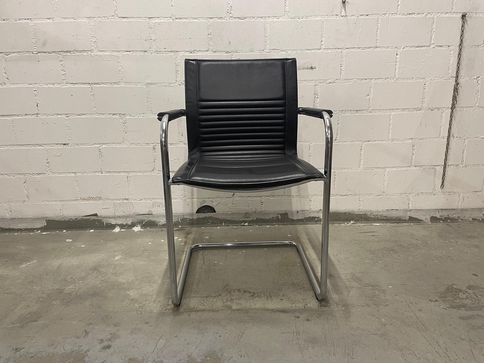 Artcollection Freischwinger Stuhl in schwarz