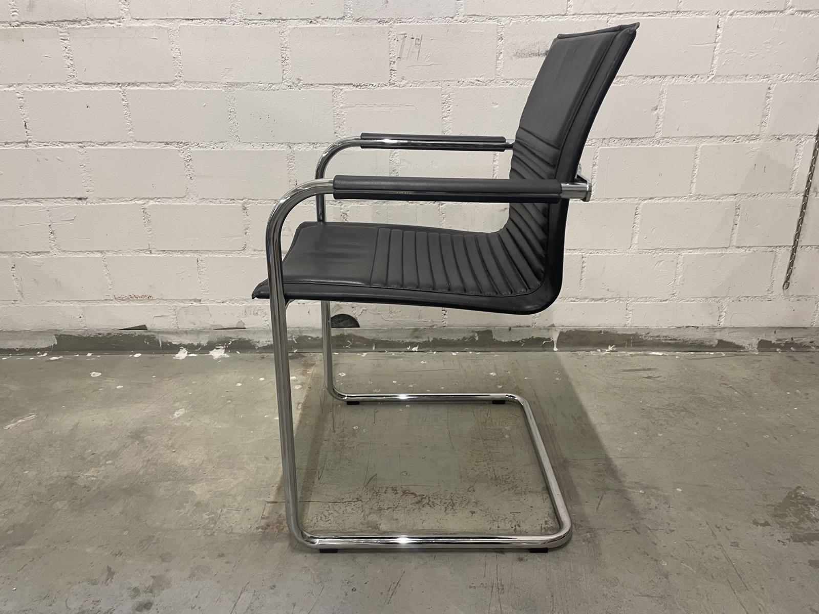 Artcollection Freischwinger Stuhl in schwarz