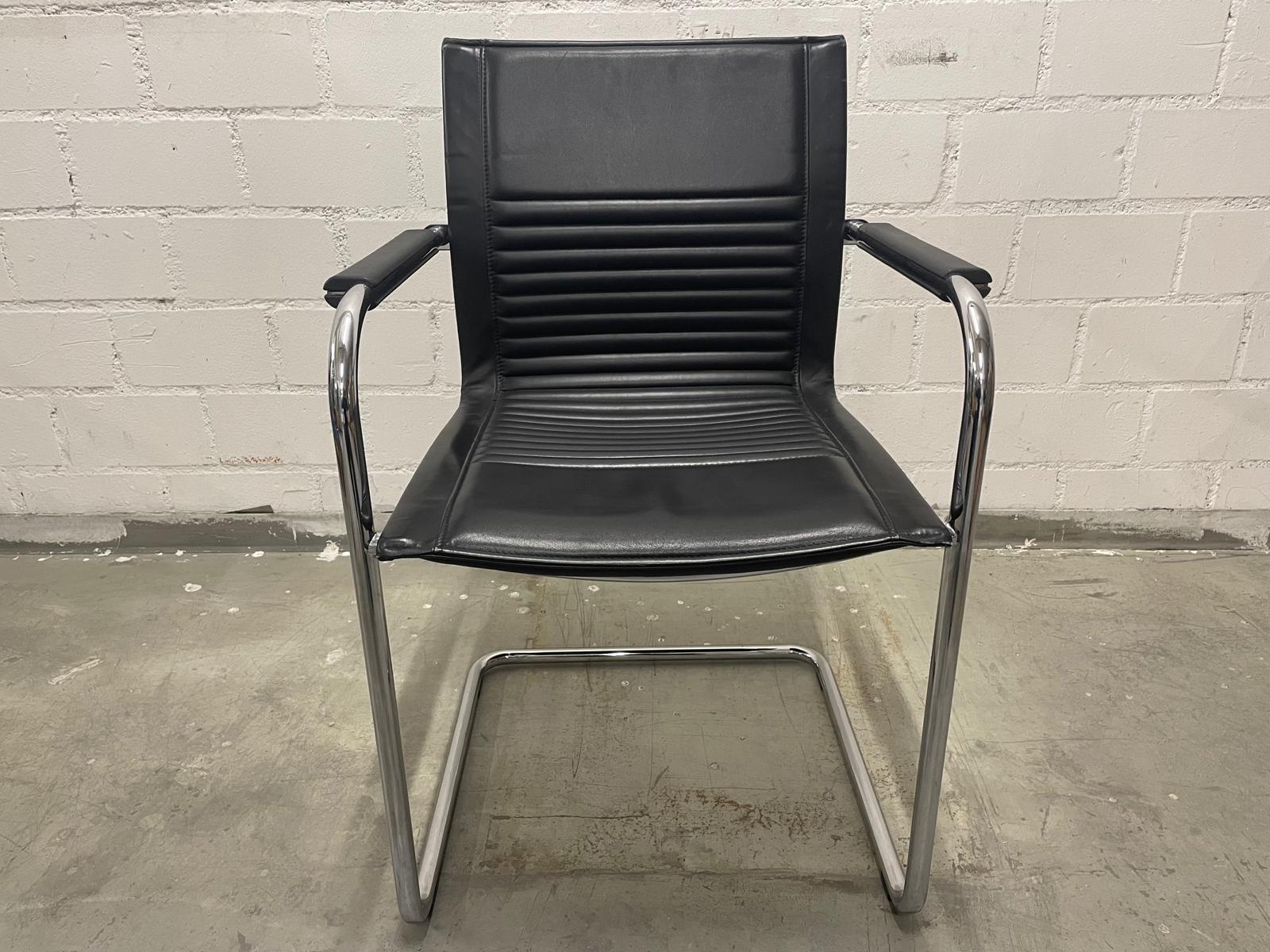 Artcollection Freischwinger Stuhl in schwarz