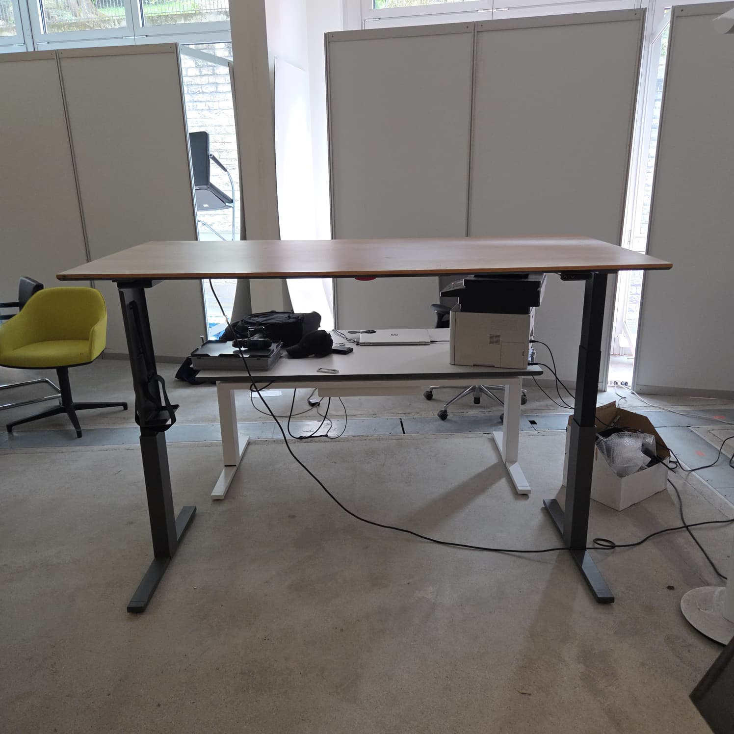 Lista Office LO Schreibtisch elektrisch höhenverstellbar – Schweizer Designklassiker Holz