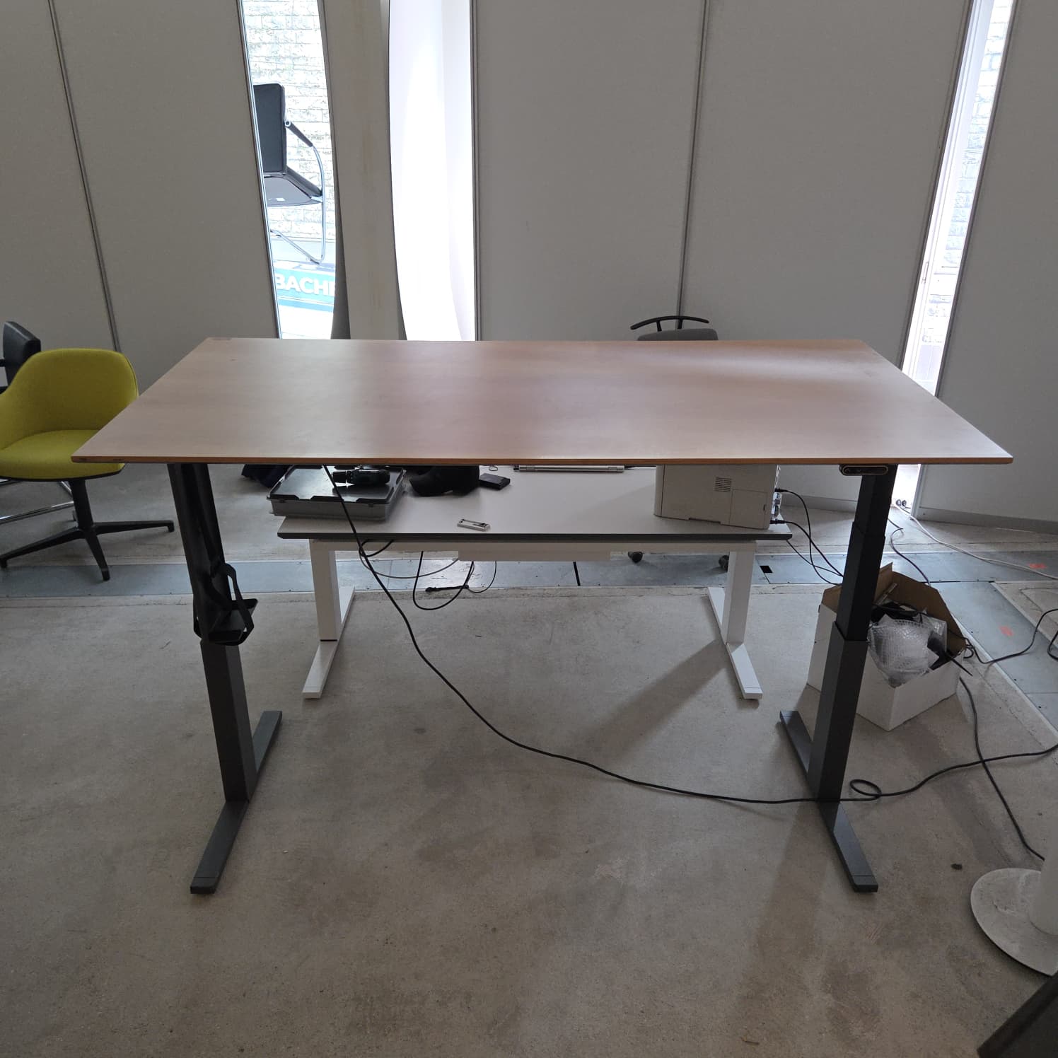 Lista Office LO Schreibtisch elektrisch höhenverstellbar – Schweizer Designklassiker Holz