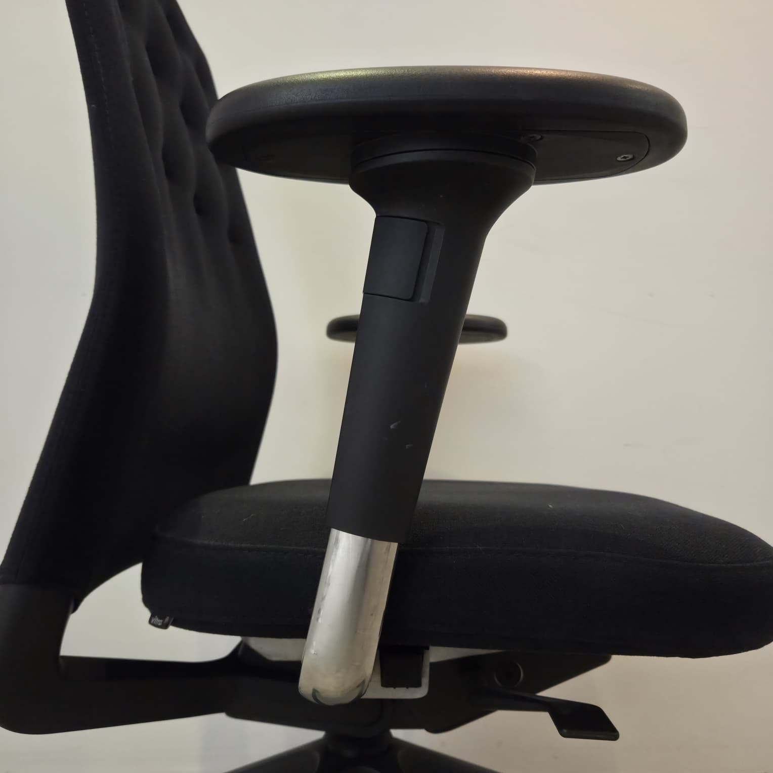 Vitra ID Trim Bürostuhl – Design Antonio Citterio – Schwarz