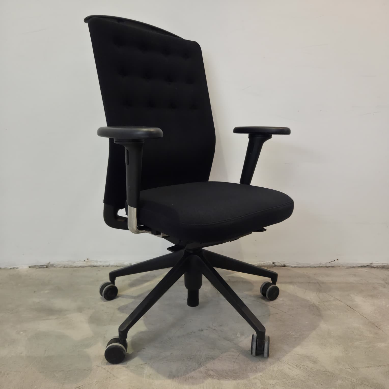 Vitra ID Trim Bürostuhl – Design Antonio Citterio – Schwarz