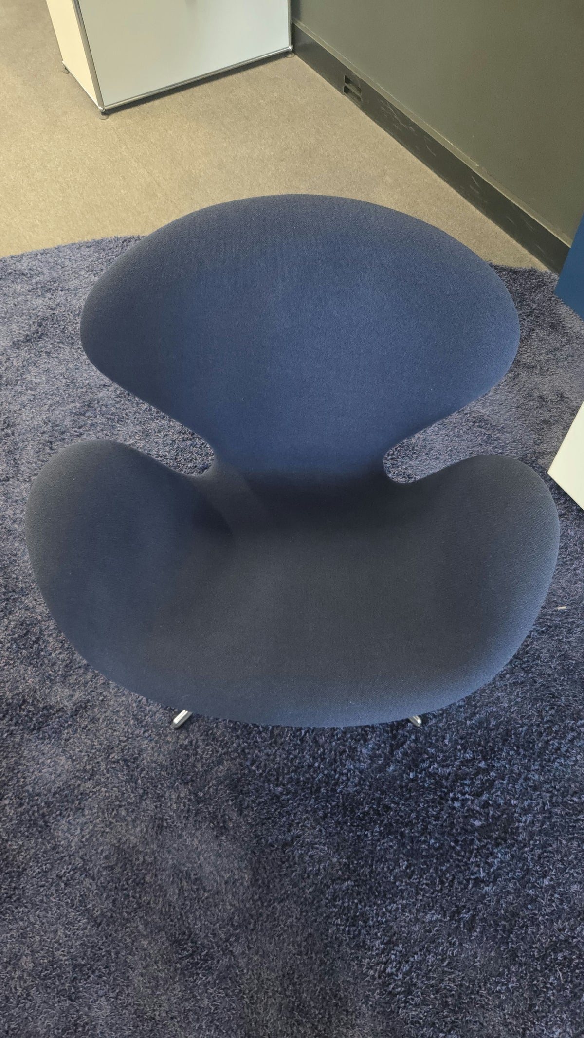 Fritz Hansen Swan Chair Sessel (Arne Jacobsen), Stoff Dunkelblau