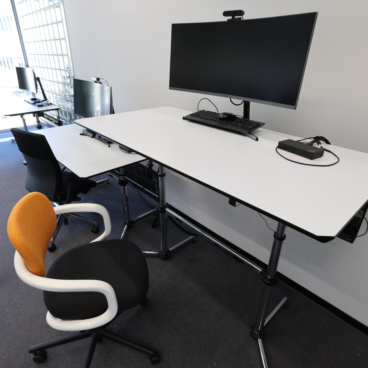 Vitra AllStar Bürodrehstuhl, Hopsak Schwarz/Moorbraun und Orange