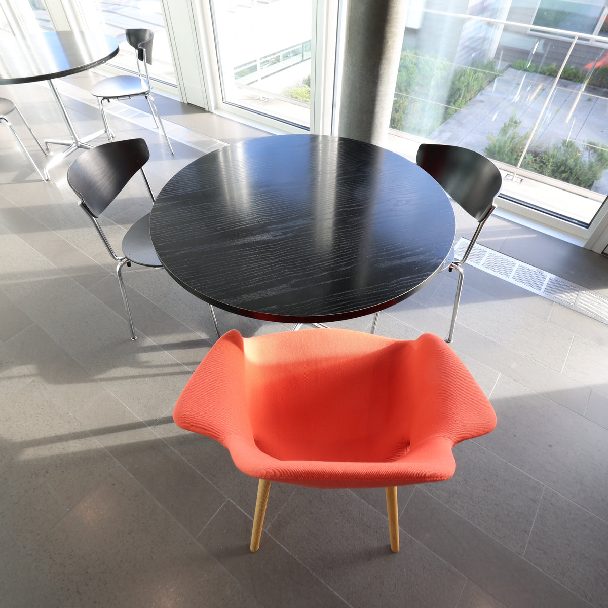 Vitra Eames Contract Table rund, kleine Platte