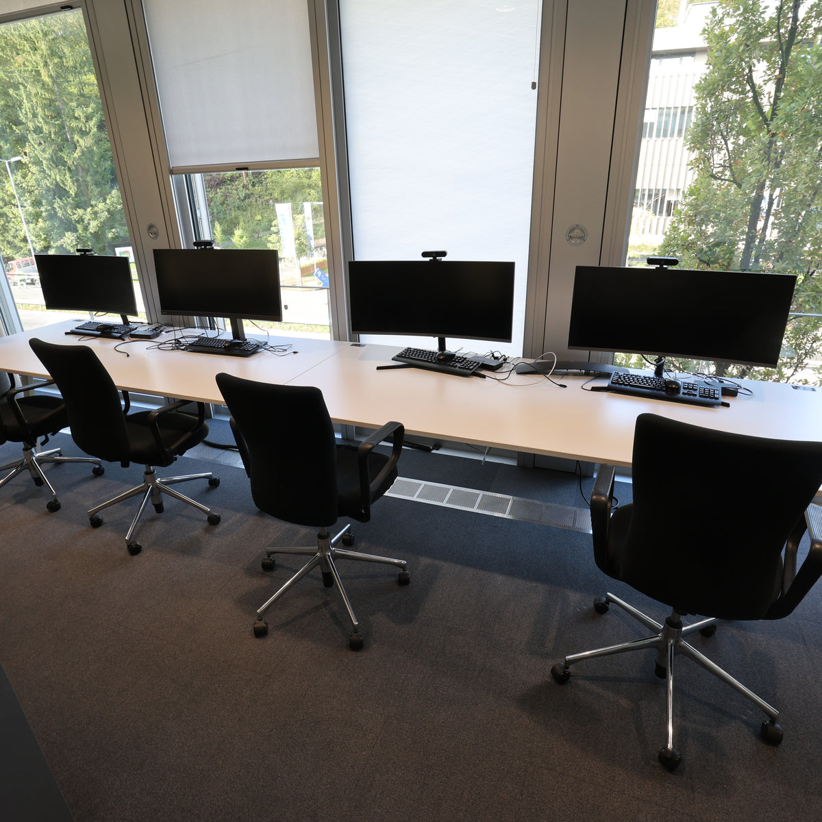 Vitra Joyn Bench Arbeitstisch für 6 Plätze, Weiss, 480 × 100 cm