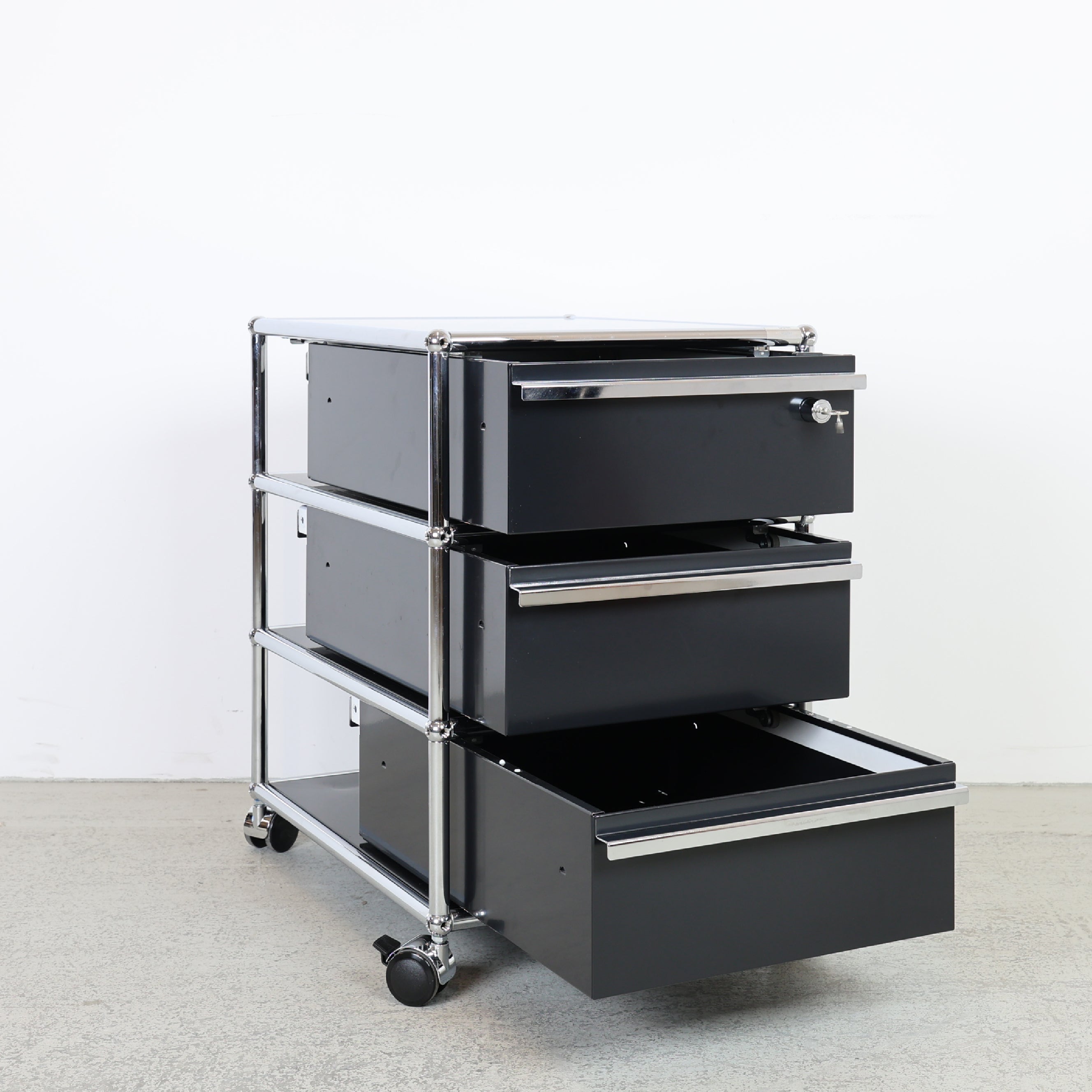 USM Korpus A6/A6/A6