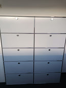USM Haller Regal 2x5, Lichtgrau, 8 Klapptüren, 2 Ausziehtüren – geschlossen