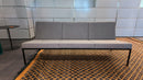Artek Kiki Sofa 3-Sitzer, Grau, Gestell Schwarz