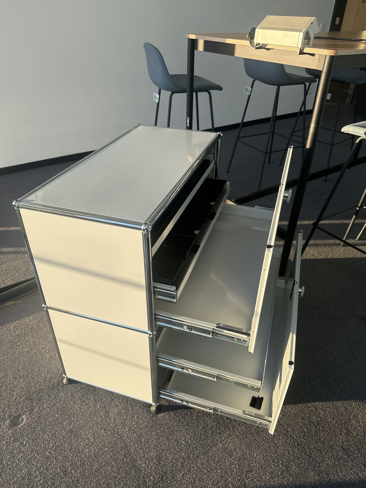 USM Haller Regal 1x2, Reinweiss, 3 Ausziehtüren, 2 Ausziehtablare