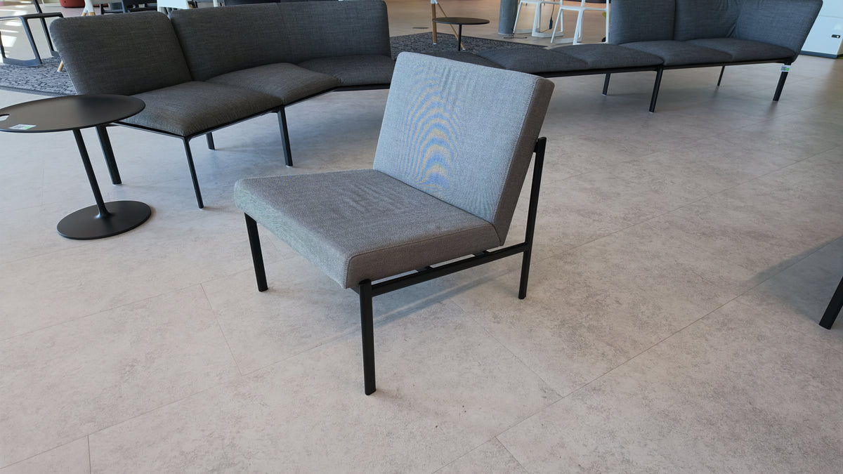 Artek Kiki Lounge Chair Sessel, Grau, Gestell Schwarz