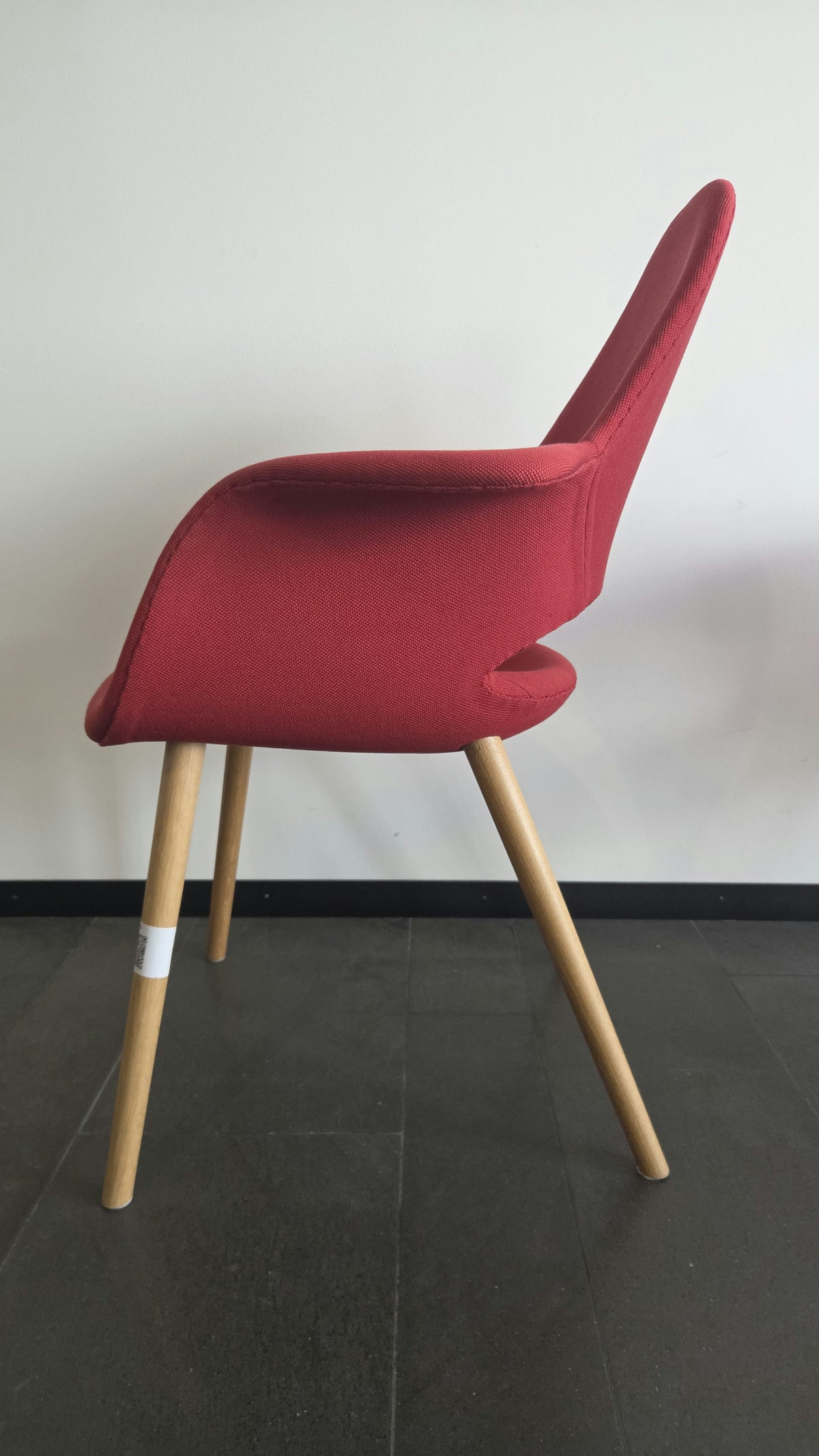 Vitra Organic Chair Sessel (Eames & Saarinen), Stoff Rot