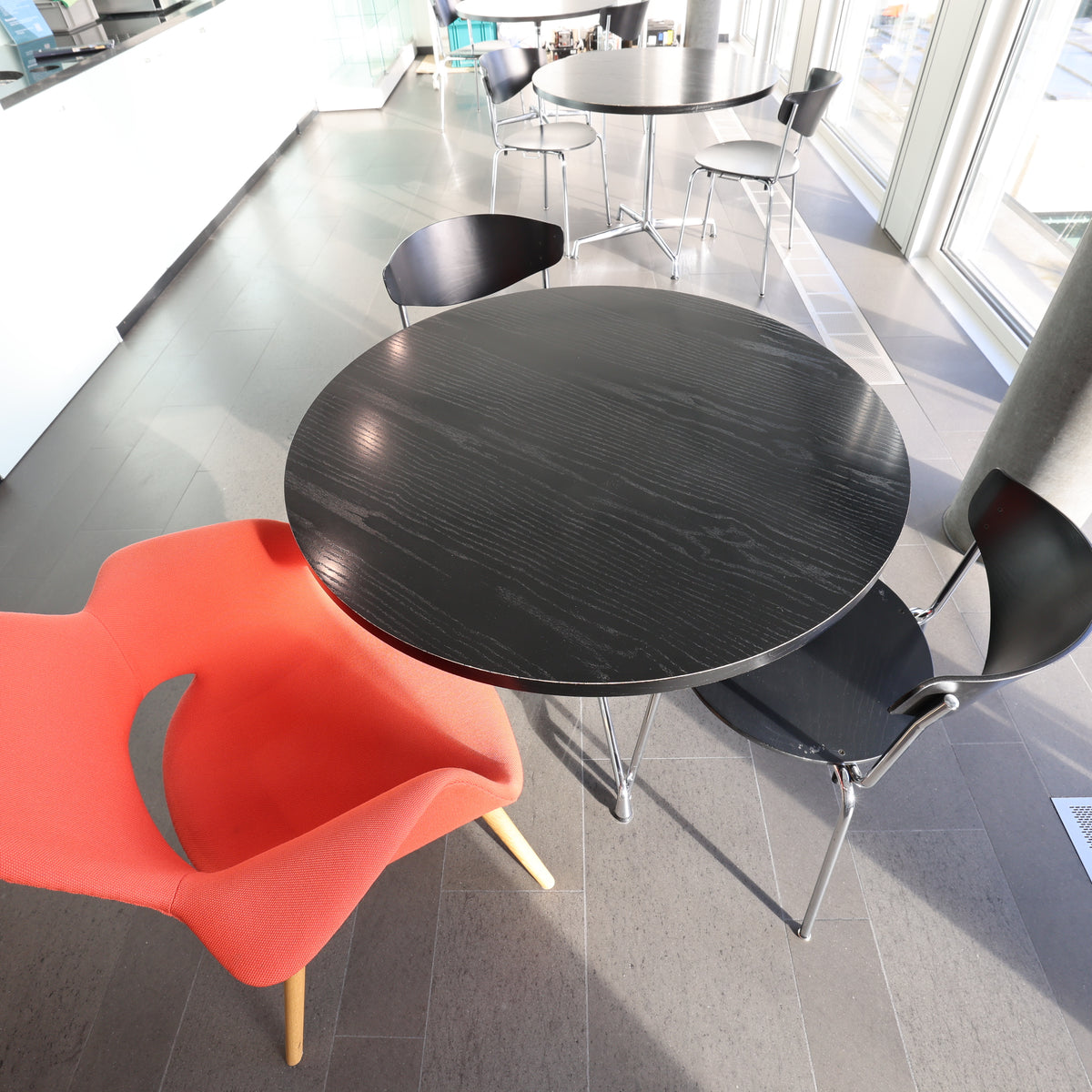 Vitra Eames Contract Table rund, grosse Platte