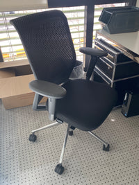 Vitra Mesh (510) Bürodrehstuhl mit Armlehne Schwarz B0725