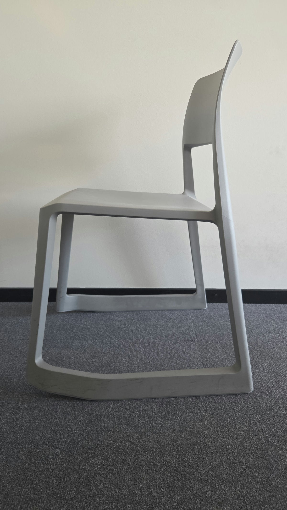 Vitra Tip Ton Stuhl, Mittelgrau – leicht gebraucht