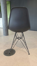 Vitra Eames Plastic Side Chair DSR, Schwarz mit Sitzpolster Graublau