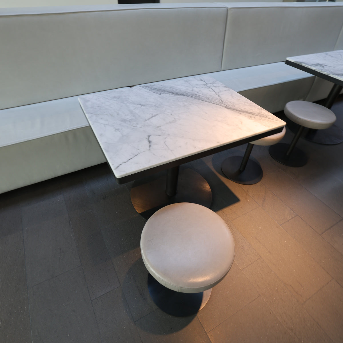 Sevil Peach Next Table Couchtisch, Marmor Grau, Ø 70 × H 50 cm